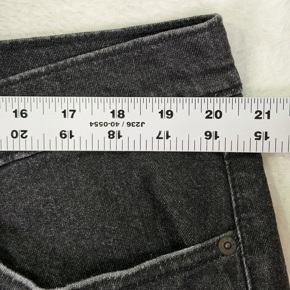 Levis 541 Jean Shorts Mens 40 Black Denim Athletic Fit Loose Jorts Stretch - Picture 3 of 9